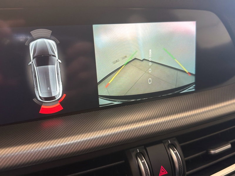 Alfa Romeo Stelvio nuova a Palermo (12)