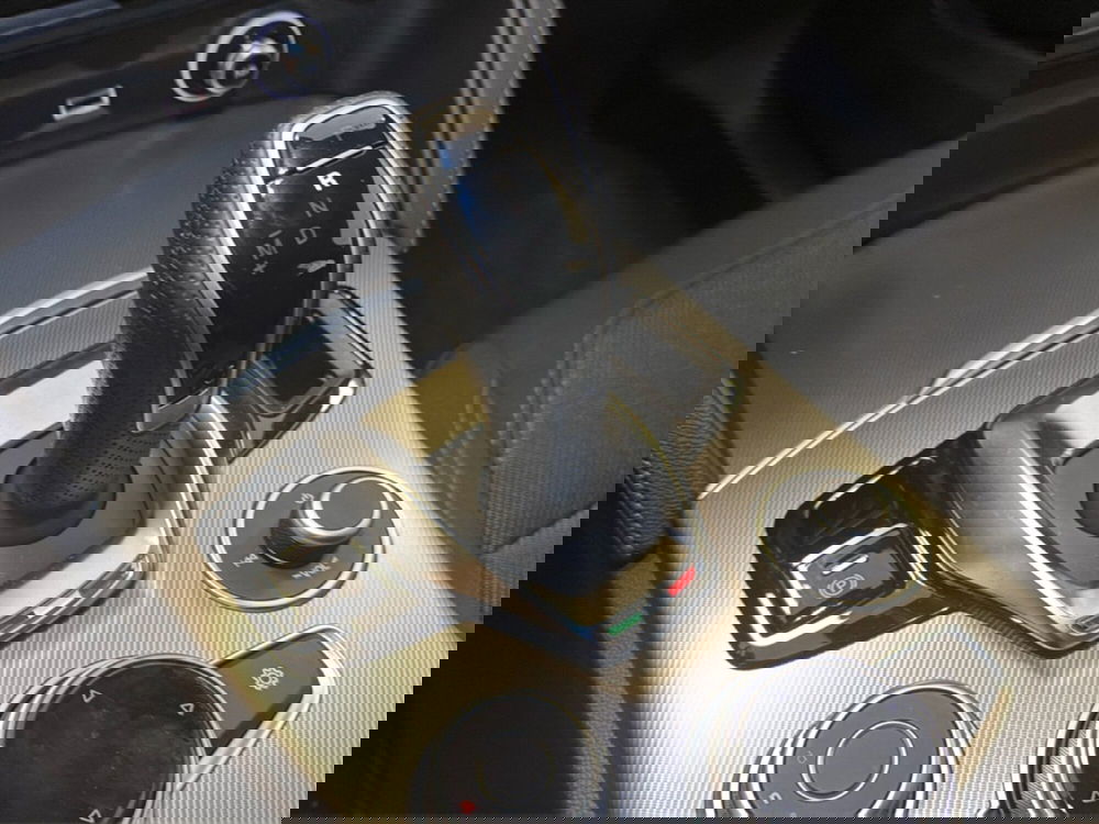 Alfa Romeo Stelvio nuova a Palermo (14)