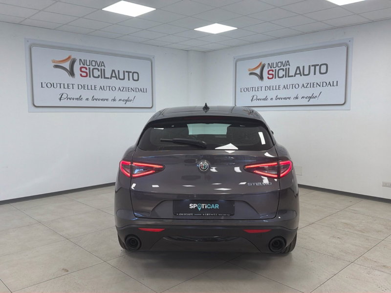 Alfa Romeo Stelvio nuova a Palermo (16)