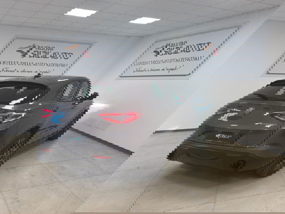 Alfa Romeo Stelvio nuova a Palermo (17)