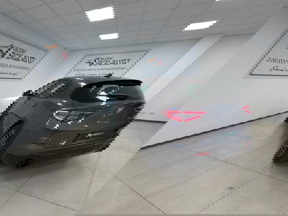 Alfa Romeo Stelvio nuova a Palermo (18)