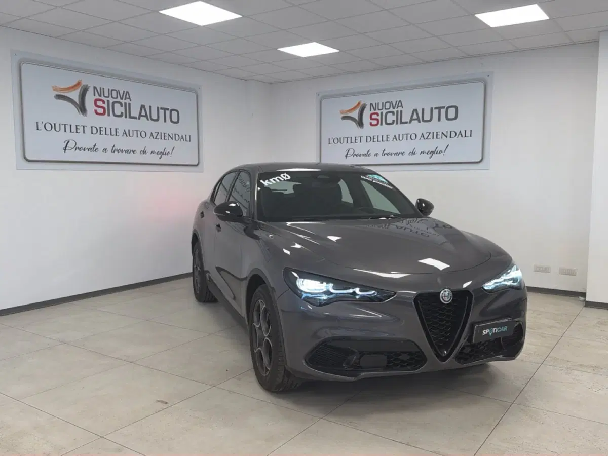 Alfa Romeo Stelvio nuova a Palermo (3)