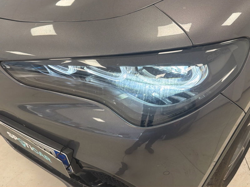 Alfa Romeo Stelvio nuova a Palermo (4)