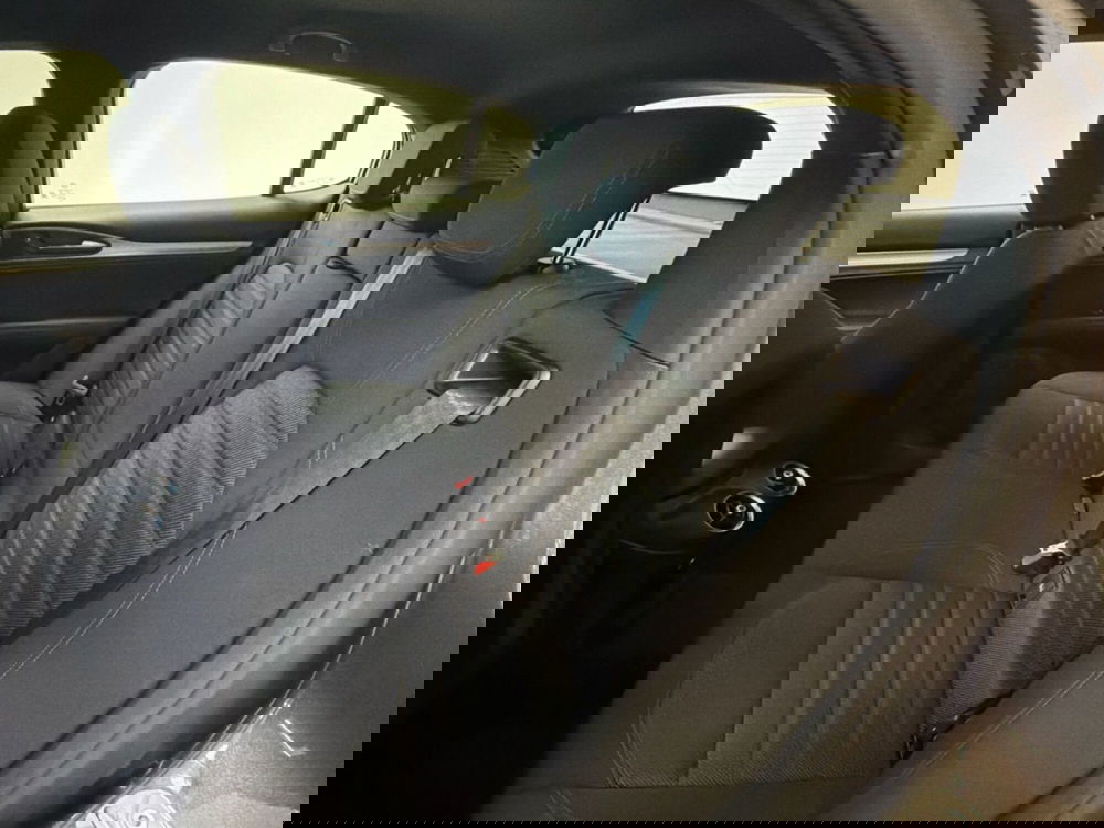 Alfa Romeo Stelvio nuova a Palermo (6)