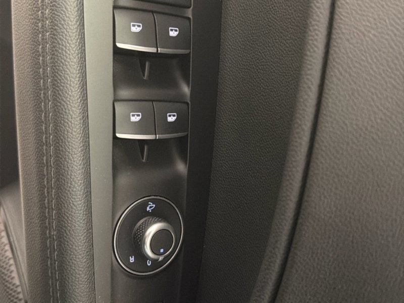 Alfa Romeo Stelvio nuova a Palermo (9)