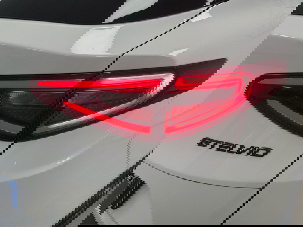 Alfa Romeo Stelvio usata a Palermo (19)