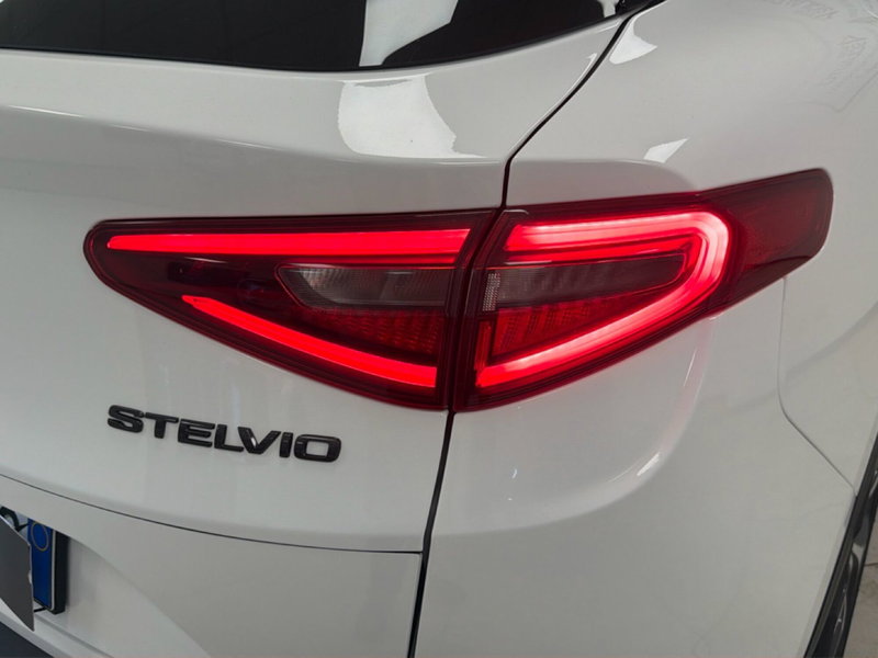 Alfa Romeo Stelvio usata a Palermo (19)