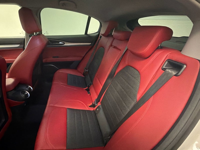 Alfa Romeo Stelvio usata a Palermo (8)