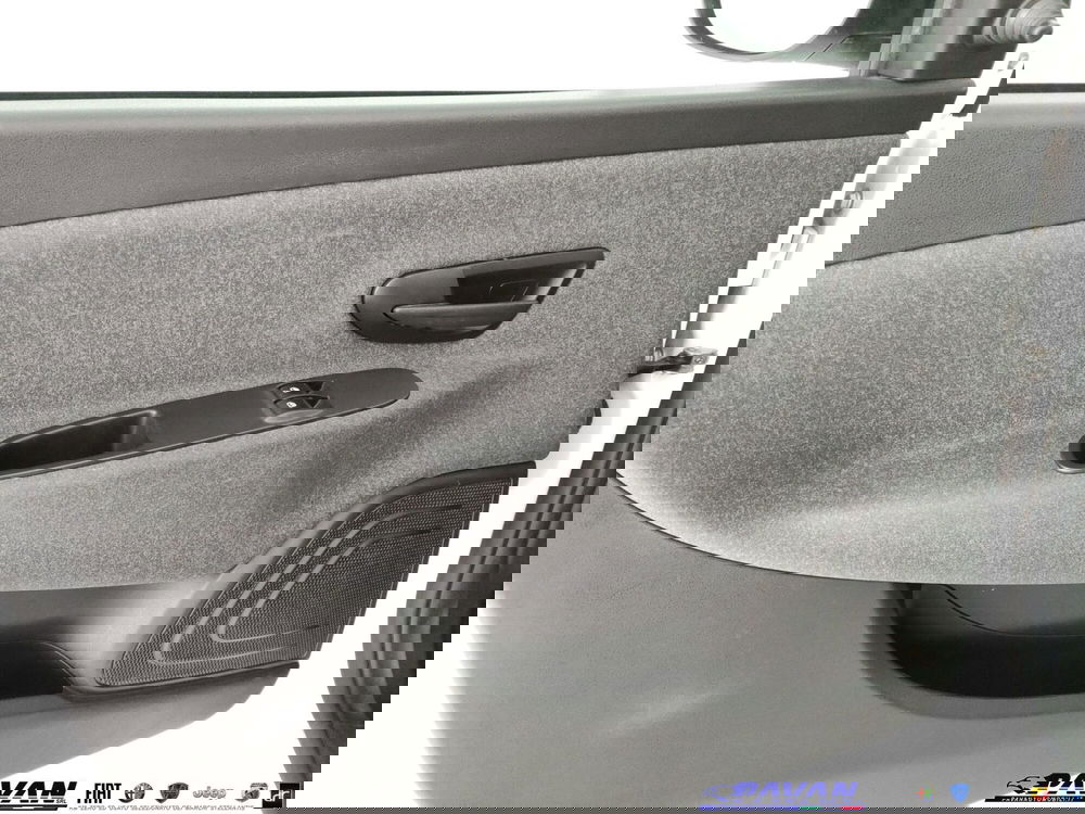 Lancia Ypsilon usata a Padova (10)