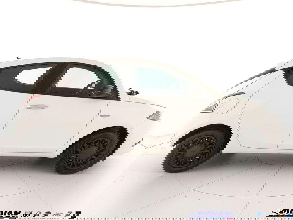 Lancia Ypsilon usata a Padova (4)