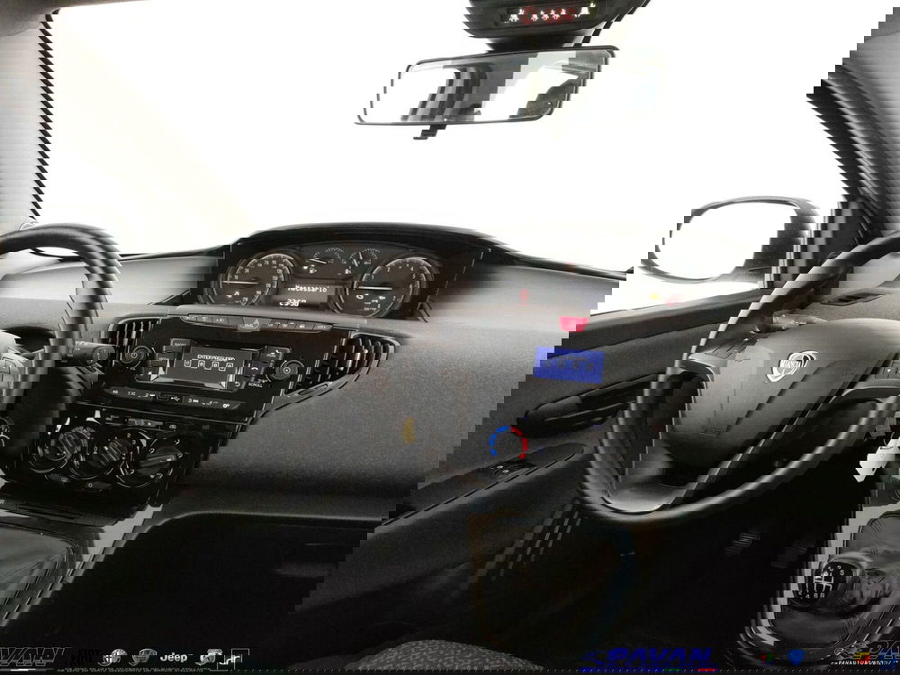 Lancia Ypsilon usata a Padova (9)