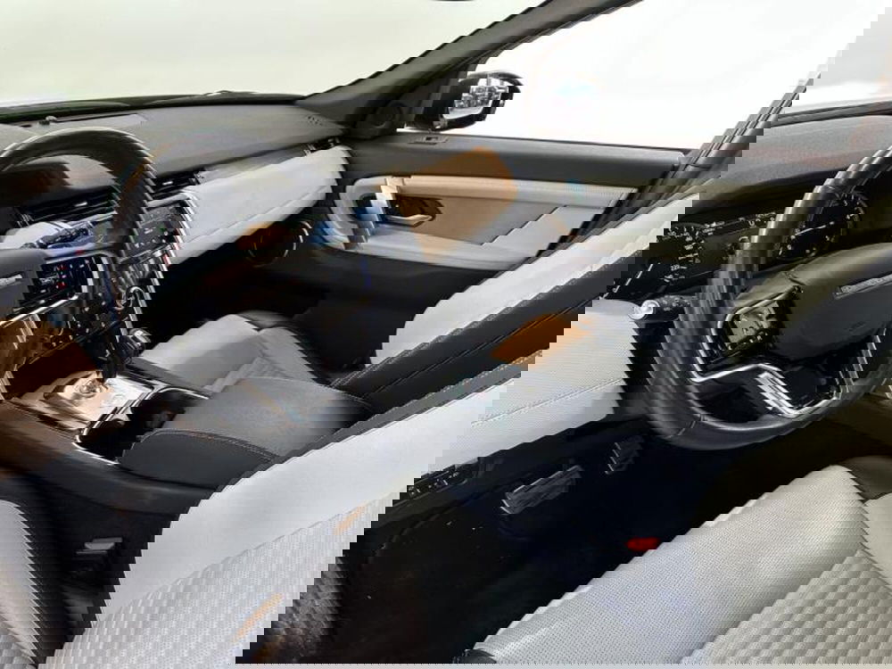 Land Rover Discovery Sport usata a Venezia (9)