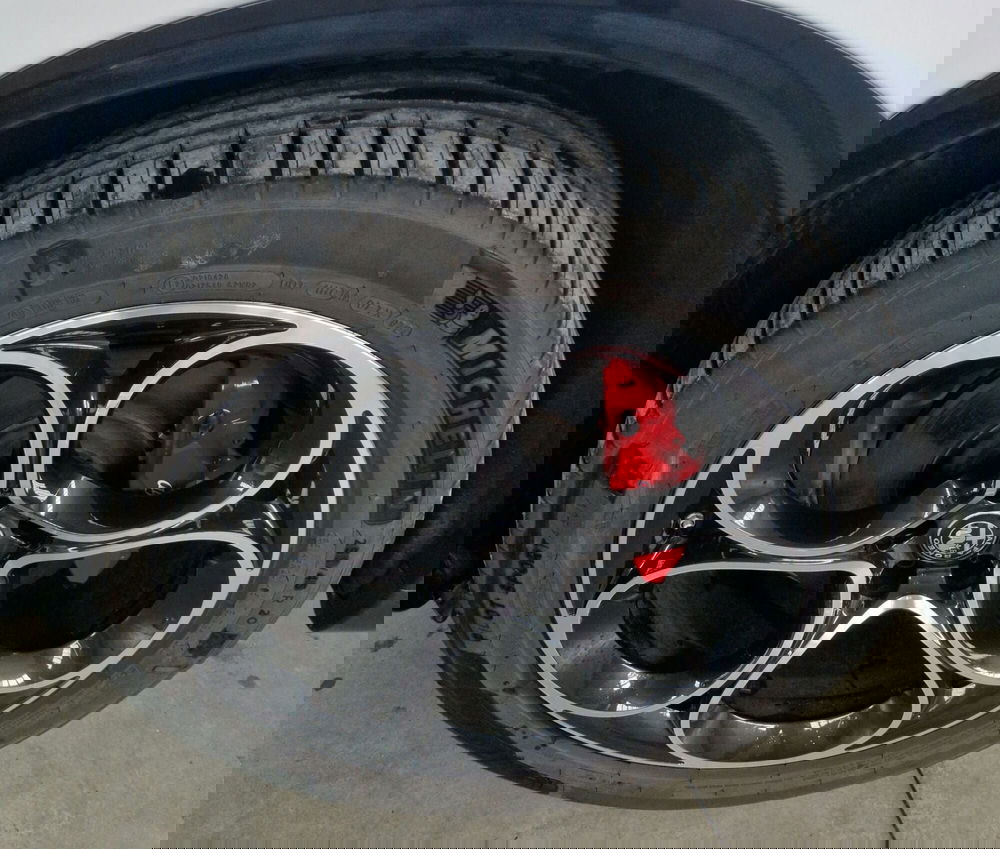 Alfa Romeo Stelvio usata a Terni (15)