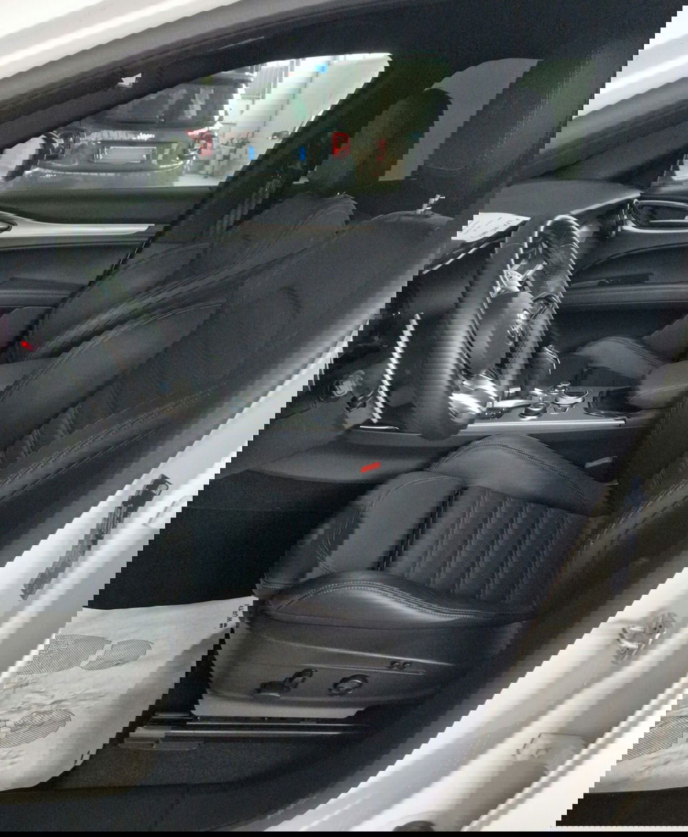 Alfa Romeo Stelvio usata a Terni (7)