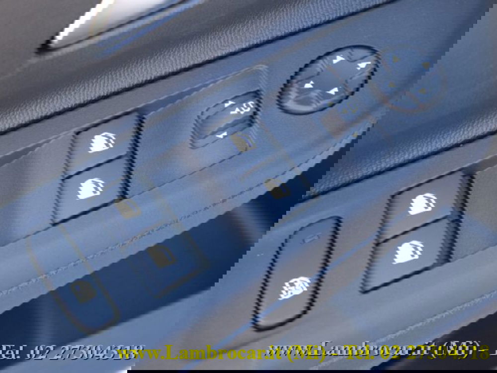 Opel Corsa usata a Milano (10)