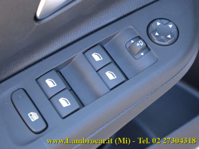 Opel Corsa usata a Milano (10)