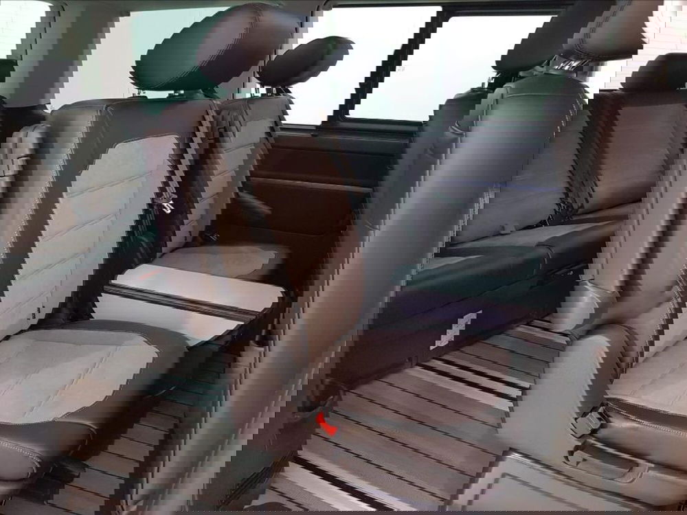 Volkswagen Multivan usata a Lucca (12)