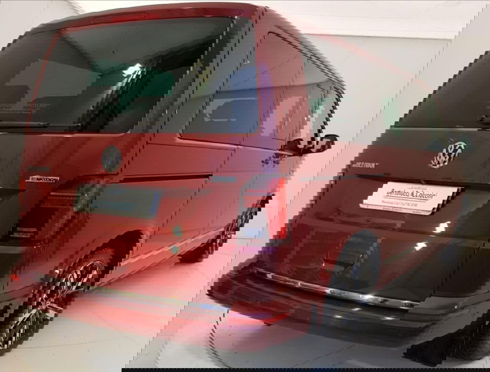 Volkswagen Multivan usata a Lucca (6)