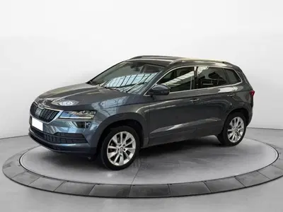 Skoda Karoq 1.0 TSI S-Tech del 2020 usata a Torino