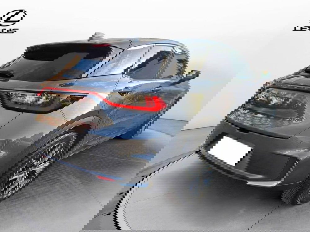 Lexus LBX usata a Torino (4)