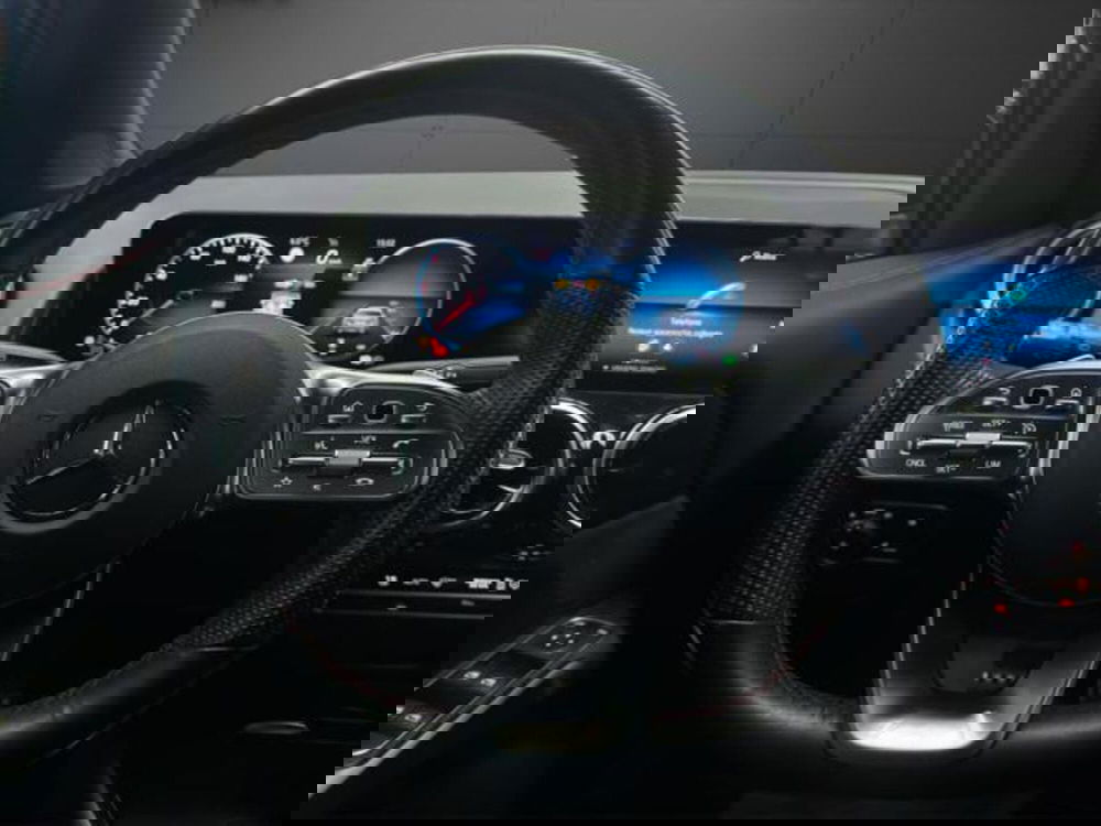 Mercedes-Benz GLB usata a Milano (8)