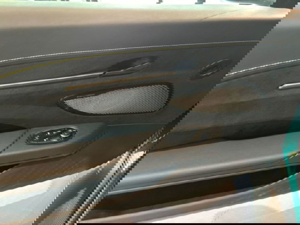 Aston Martin Vantage Coupé nuova a Bologna (10)