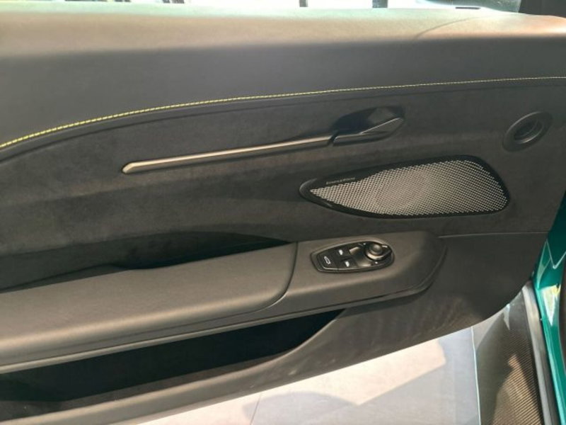 Aston Martin Vantage Coupé usata a Bologna (10)