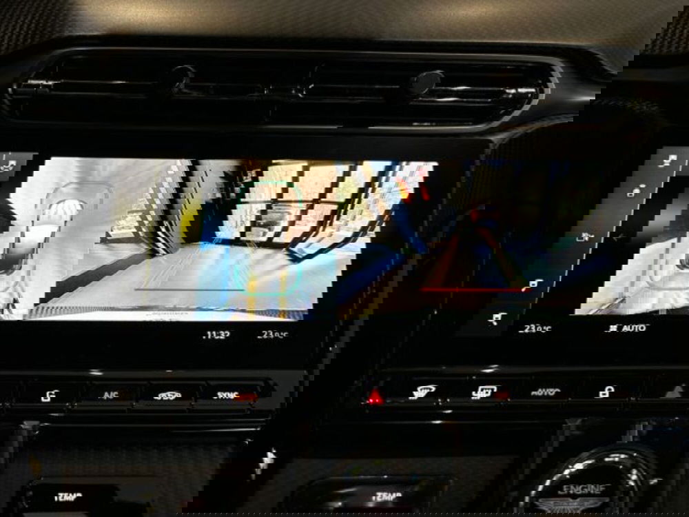 Aston Martin Vantage Coupé nuova a Bologna (12)