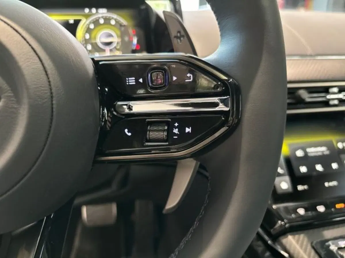 Aston Martin Vantage Coupé usata a Bologna (17)