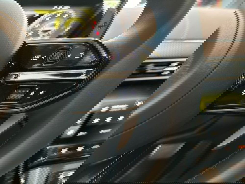 Aston Martin Vantage Coupé nuova a Bologna (17)