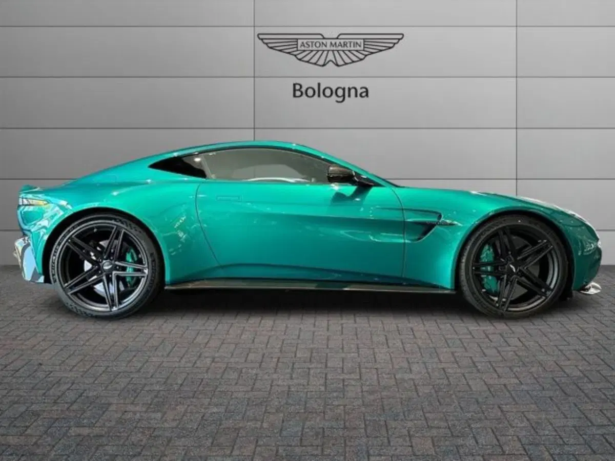 Aston Martin Vantage Coupé usata a Bologna (2)