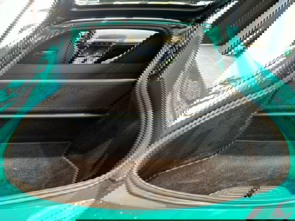 Aston Martin Vantage Coupé nuova a Bologna (7)