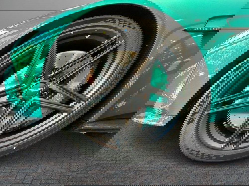 Aston Martin Vantage Coupé nuova a Bologna (8)