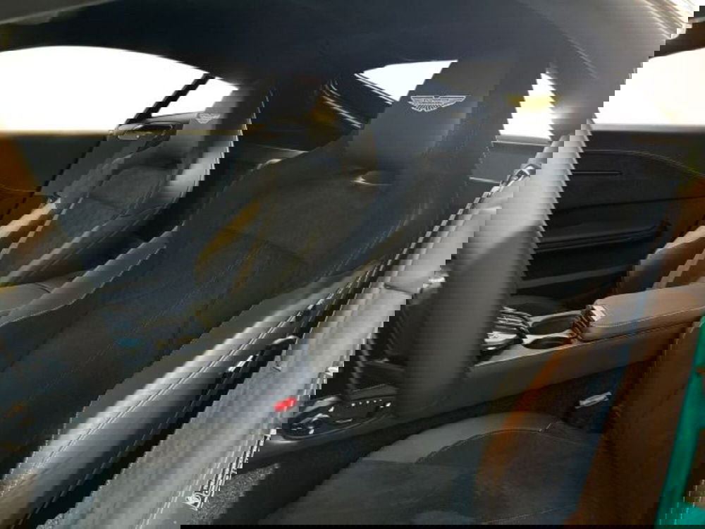 Aston Martin Vantage Coupé nuova a Bologna (9)