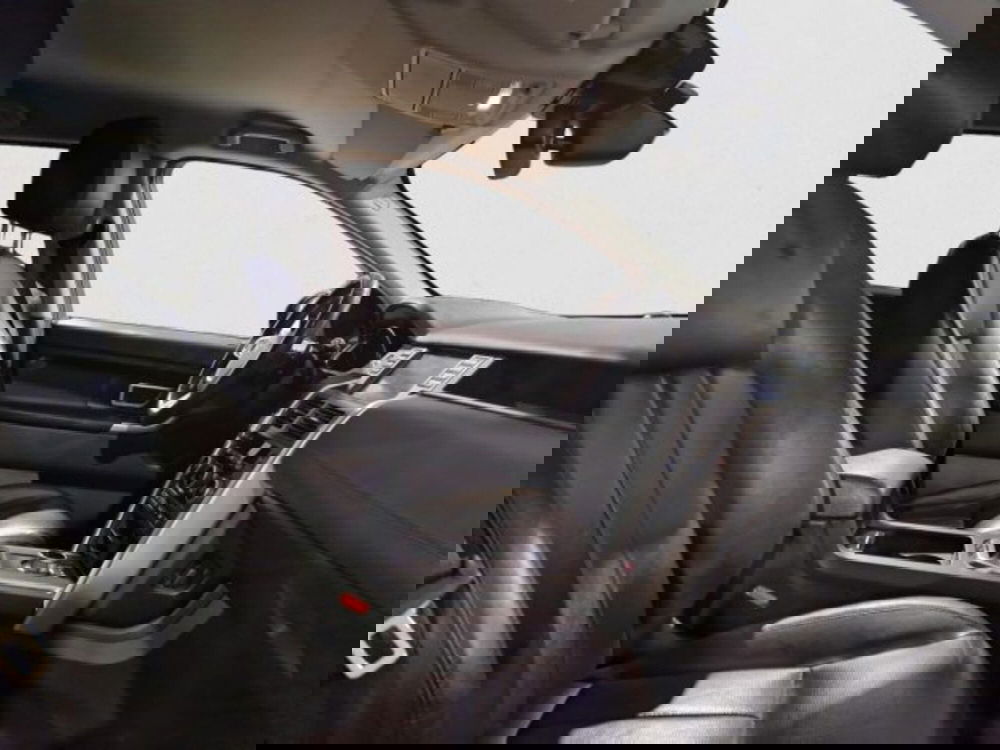 Land Rover Discovery Sport usata a Livorno (11)