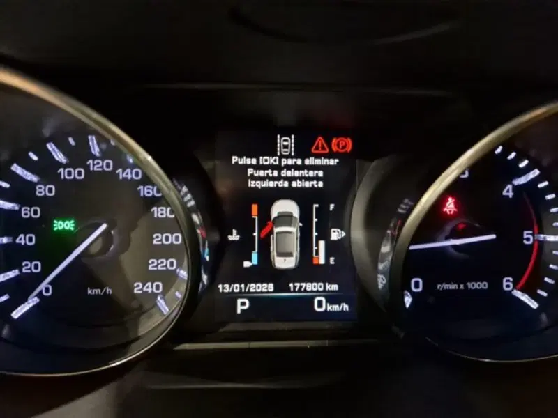 Land Rover Discovery Sport usata a Livorno (11)