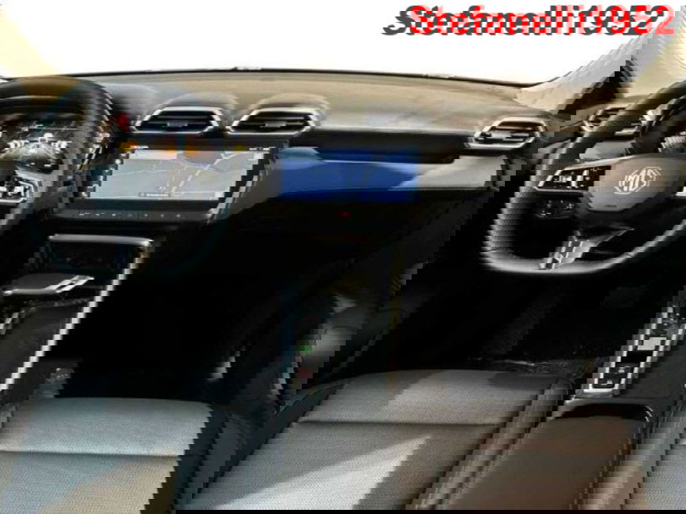 Mg ZS EV nuova a Bologna (13)