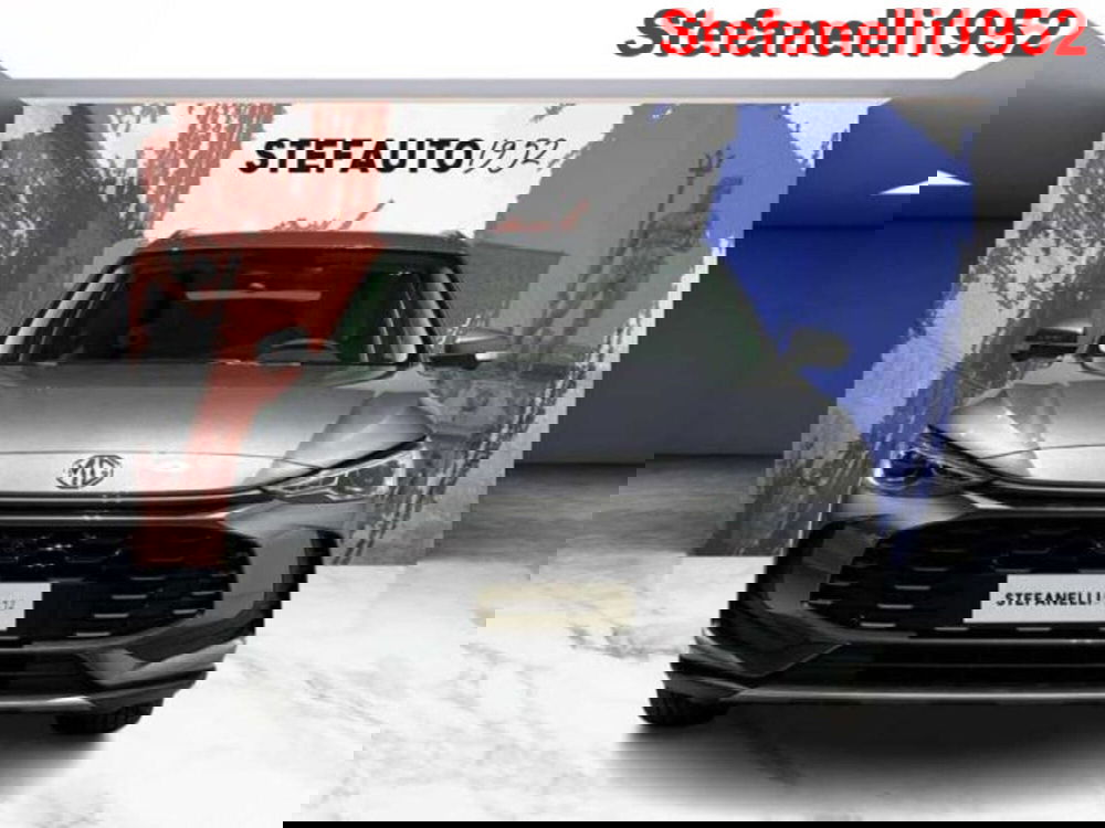 Mg ZS EV nuova a Bologna (4)