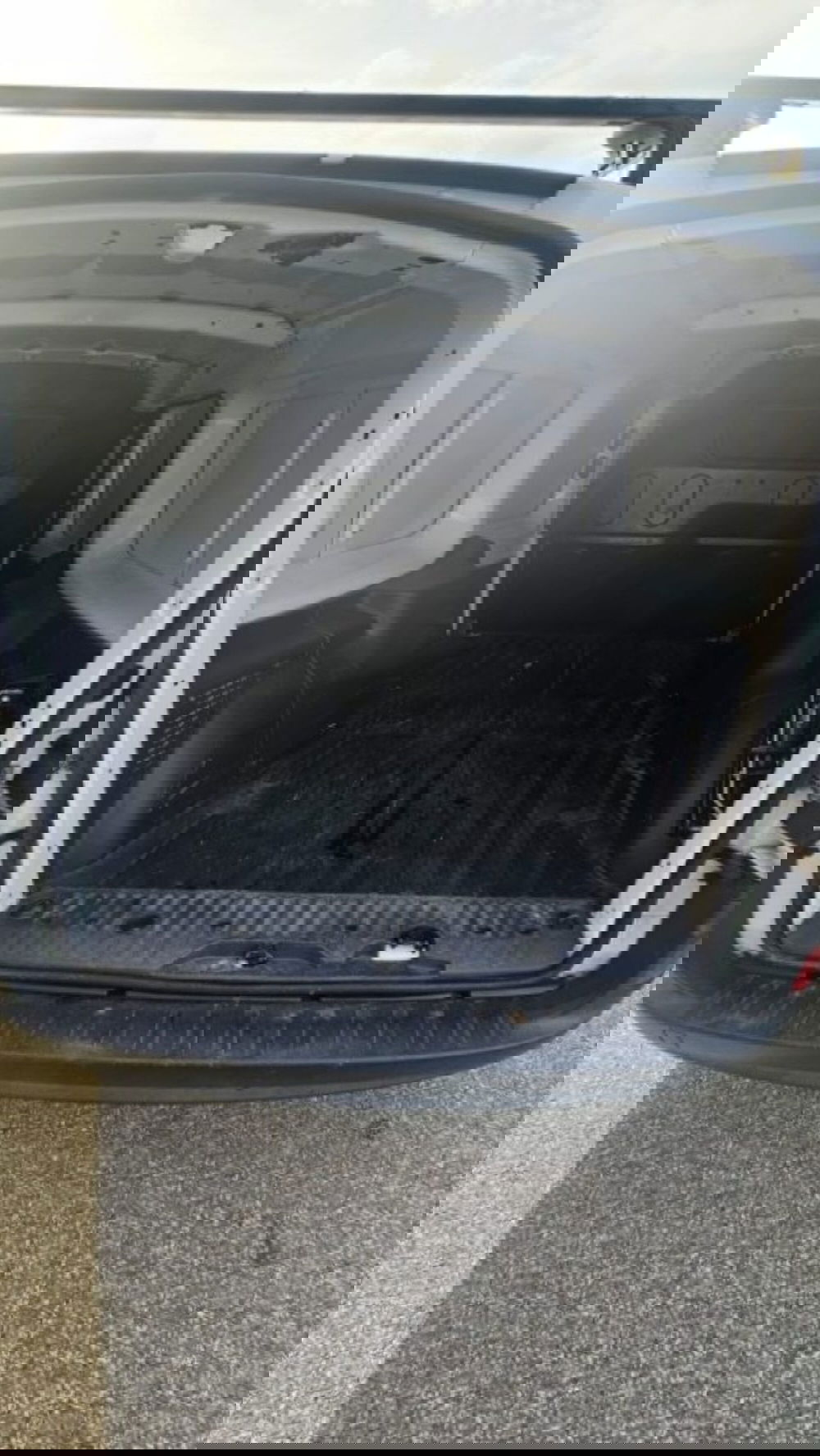 Nissan NV250 usata a Lucca (11)