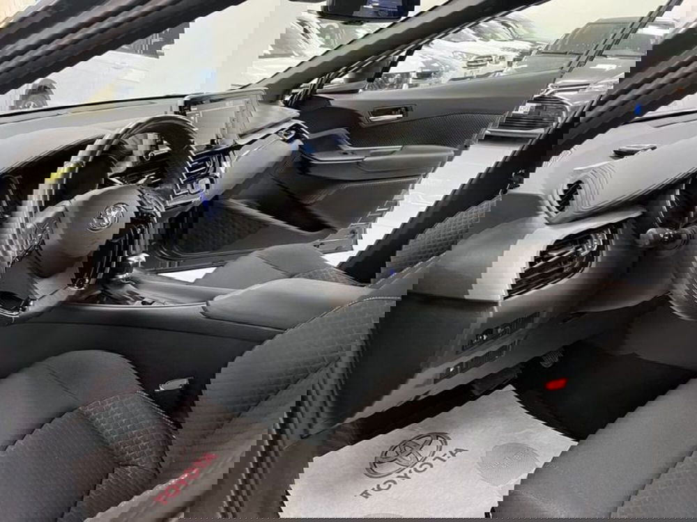 Toyota Toyota C-HR usata a Prato (7)