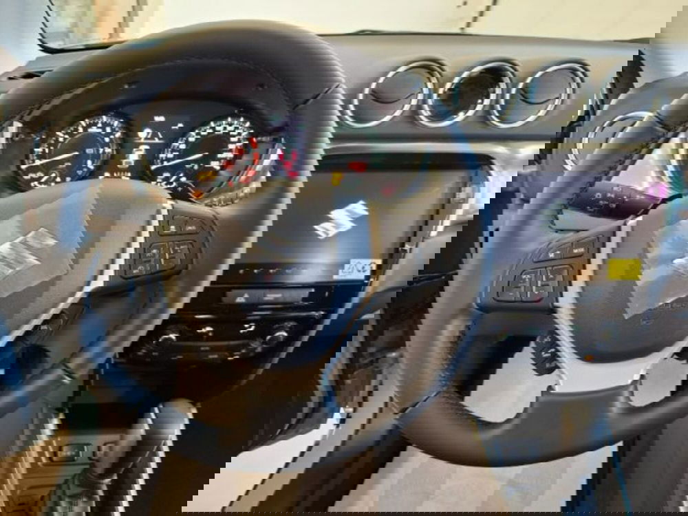 Suzuki Vitara nuova a Reggio Emilia (10)