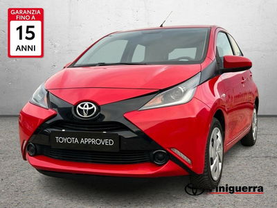 Toyota Aygo 1.0 VVT-i 69 CV 5 porte x-cool del 2016 usata a Poggiridenti