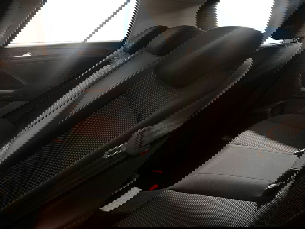 Volkswagen T-Roc usata a Modena (13)