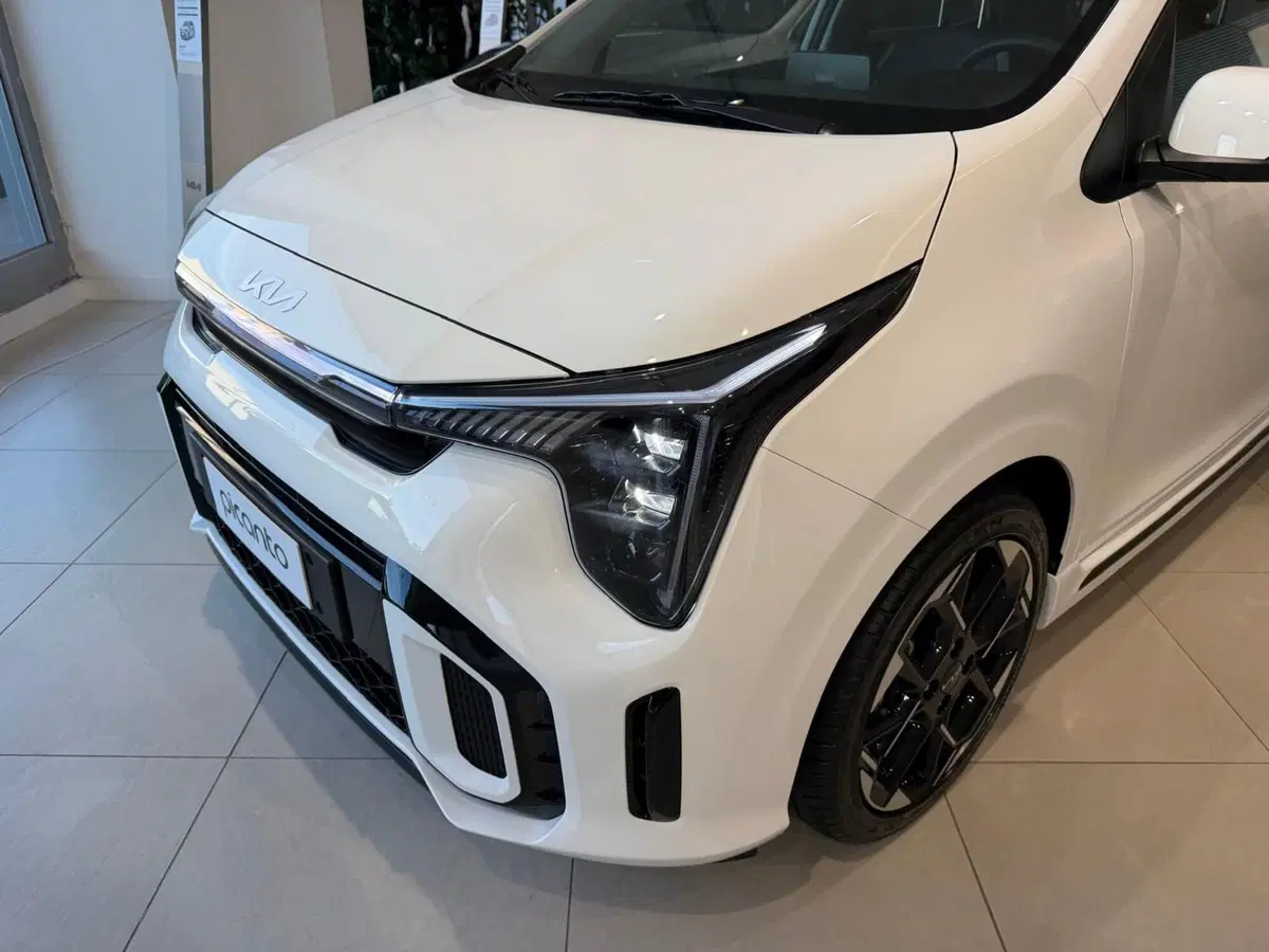 Kia Picanto nuova a Napoli (16)