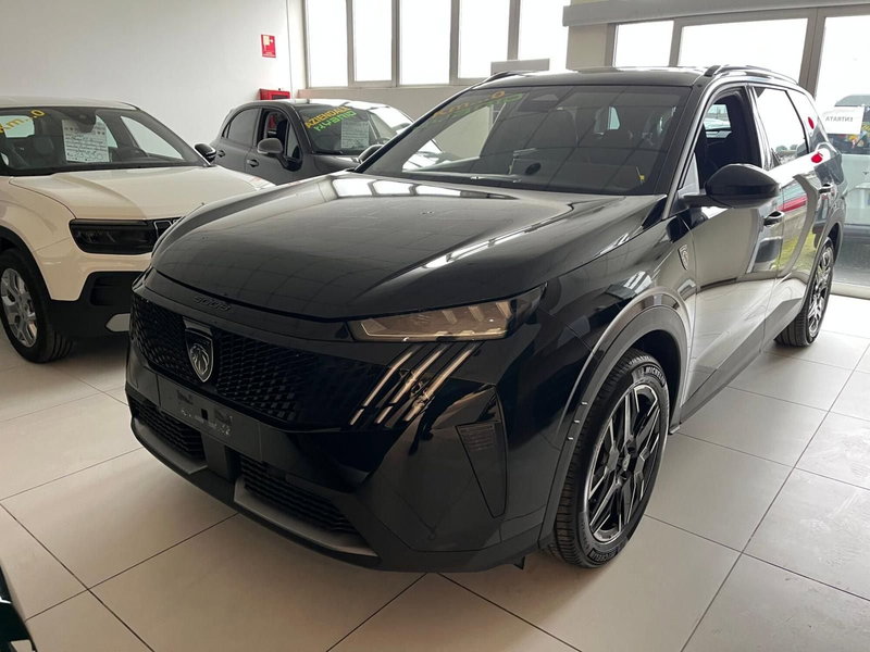 Peugeot 5008 nuova a Milano