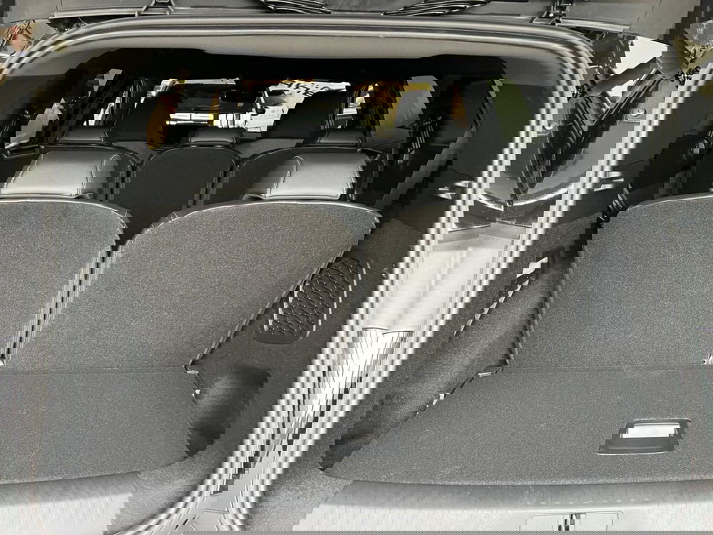 Peugeot 5008 nuova a Milano (11)