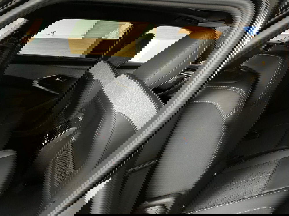 Peugeot 5008 nuova a Milano (13)