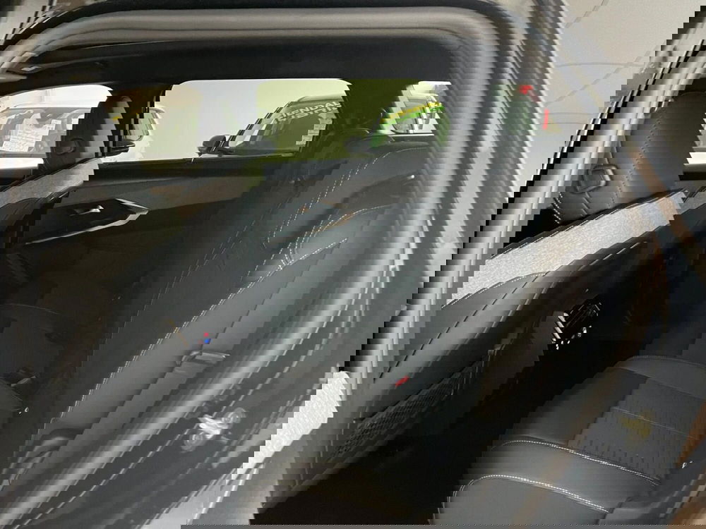 Peugeot 5008 nuova a Milano (15)