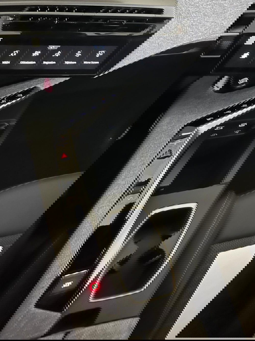 Peugeot 5008 nuova a Milano (18)