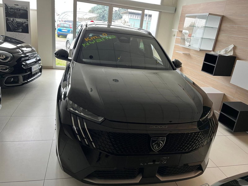 Peugeot 5008 nuova a Milano (2)
